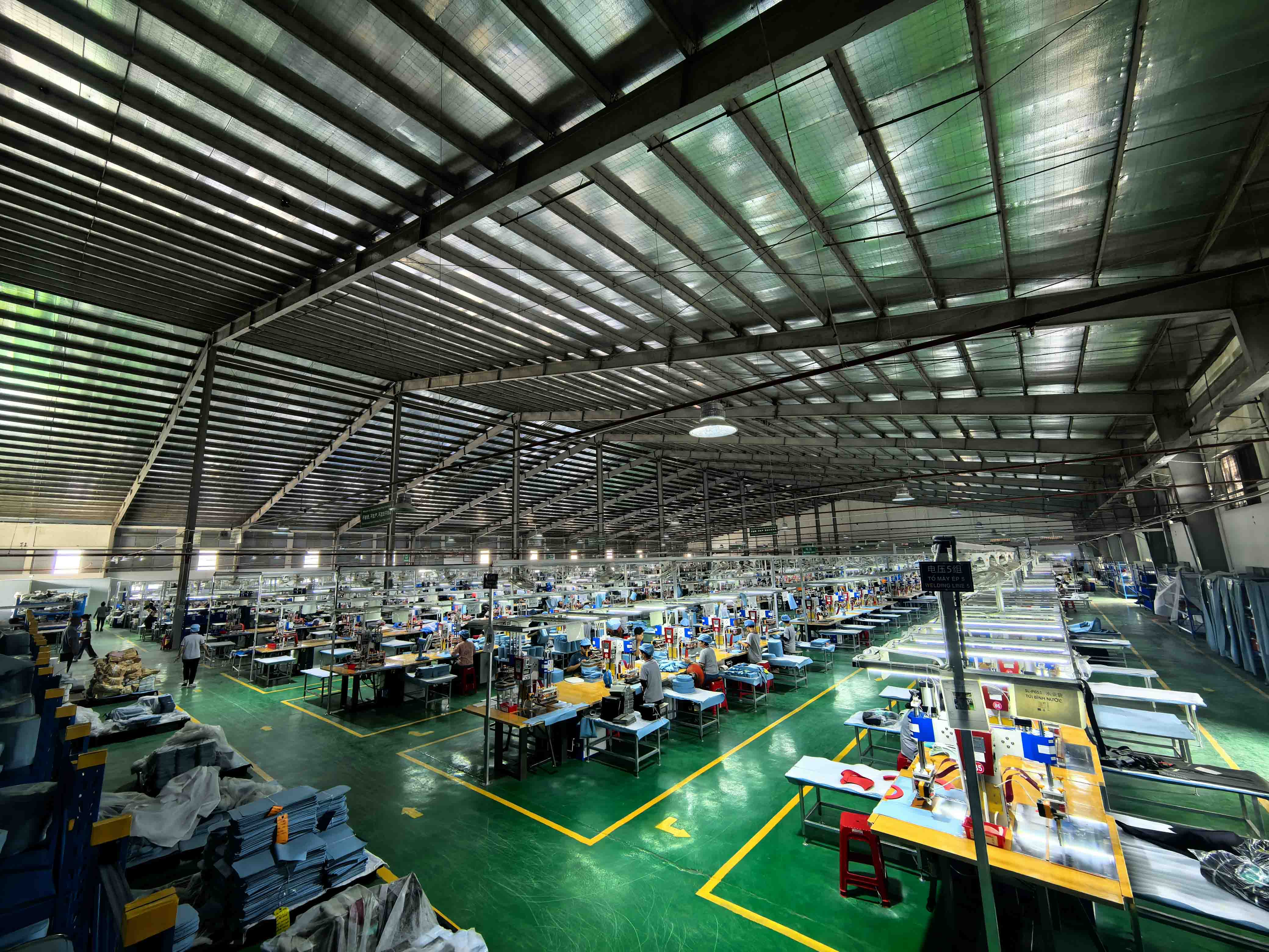 RF Welding vs. Stitching: Qui Vestibulum Methodo Creat Vere IMPERVIUS Apparatus?